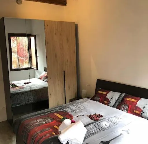 Cozy Close To Biennale Of * Benátky